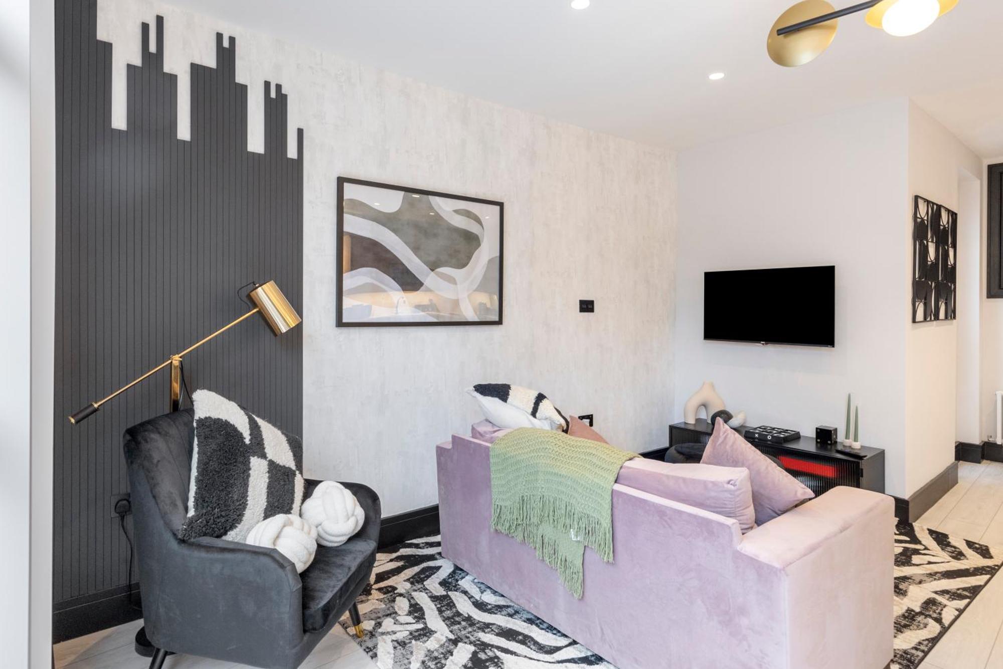 Unwind In Style 2Br With Cozy Backyard For Groups Apartment London Exterior photo